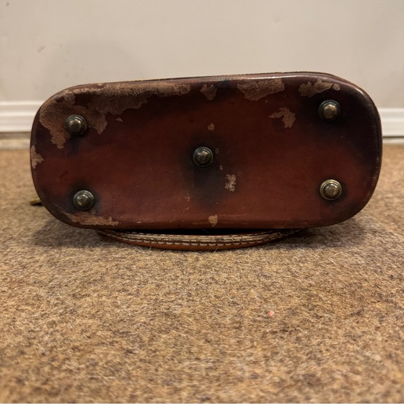 Dooney & Bourke All Weather Leather Collection: Dover Carrier Bag Vintage - Picture 12 of 15